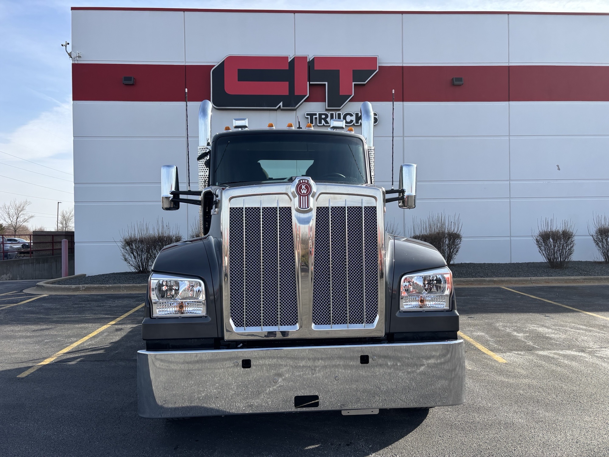 2027 Kenworth W990